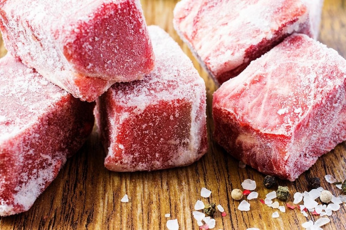 how-to-cut-frozen-meat-without-defrosting