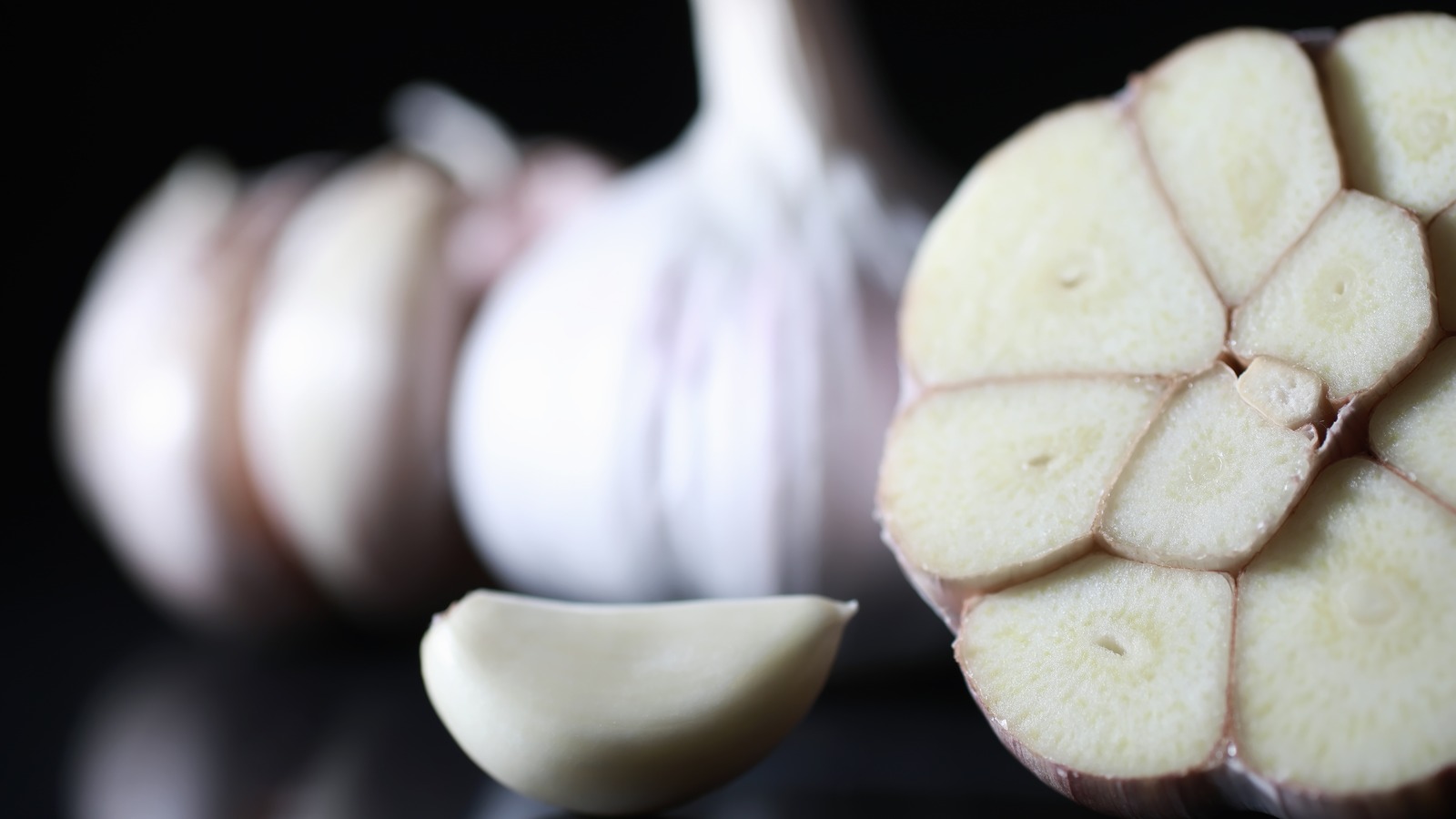 How To Cut Garlic Crosswise 