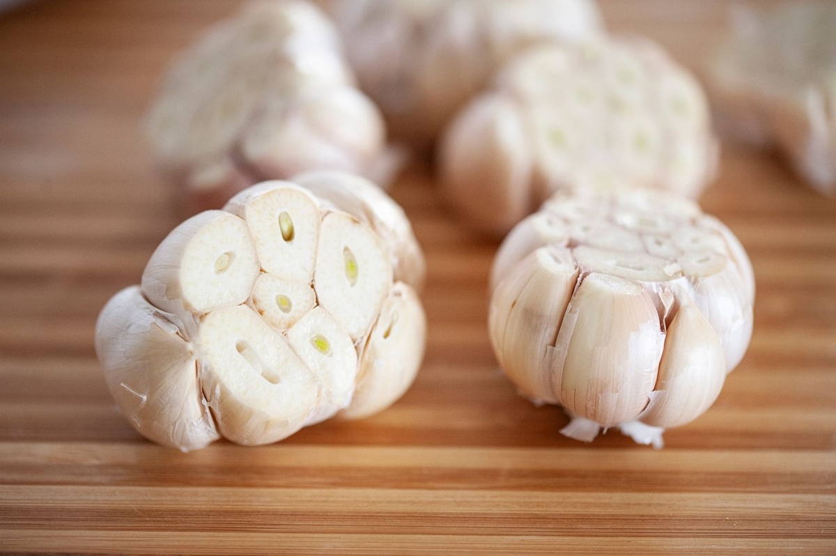 How To Cut Garlic Crosswise 