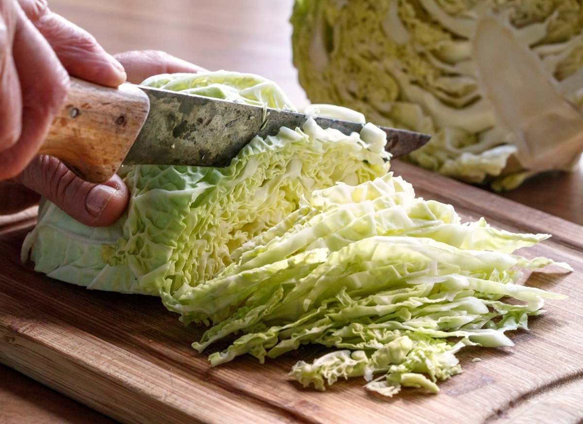 how-to-cut-head-of-cabbage
