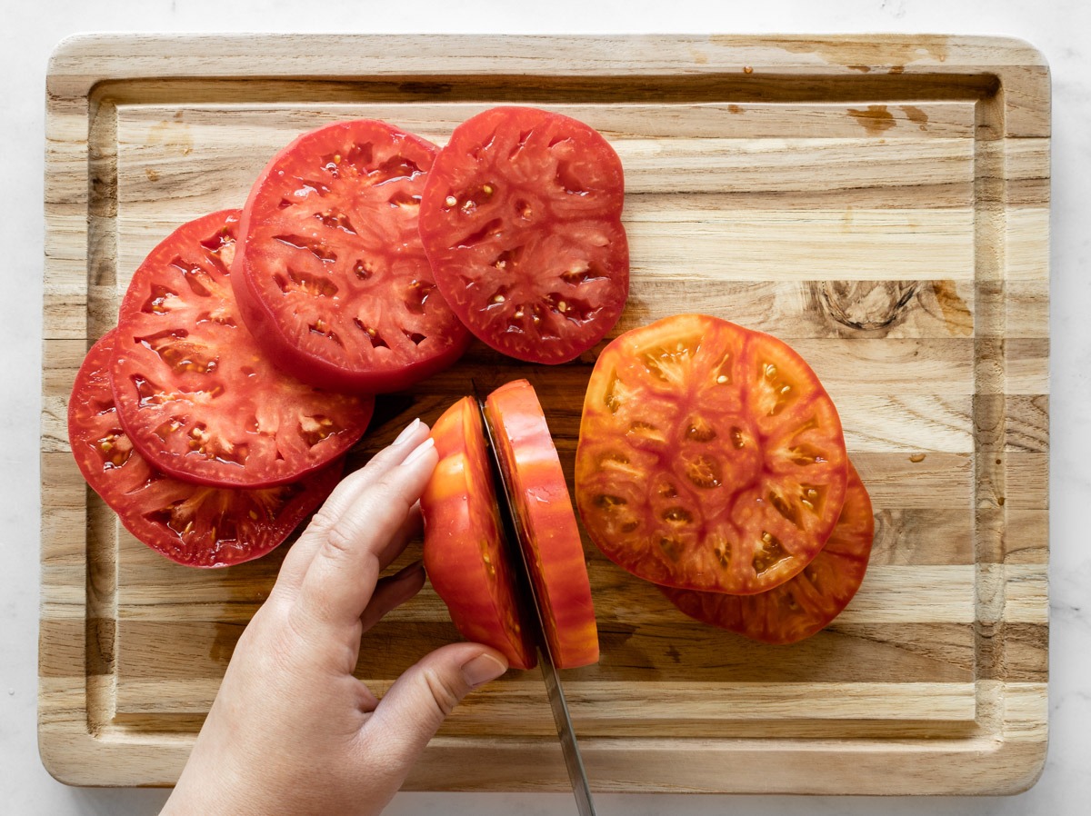 how-to-cut-heirloom-tomatoes