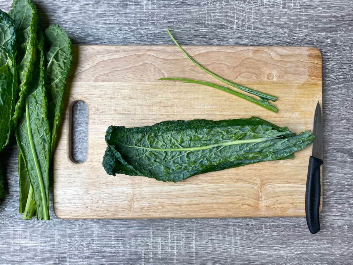 how-to-cut-kale-for-salad