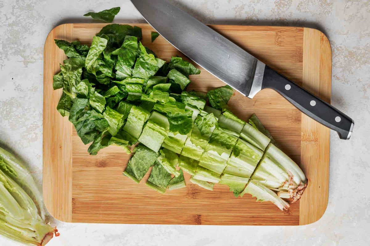 how-to-cut-leaf-lettuce-for-salad