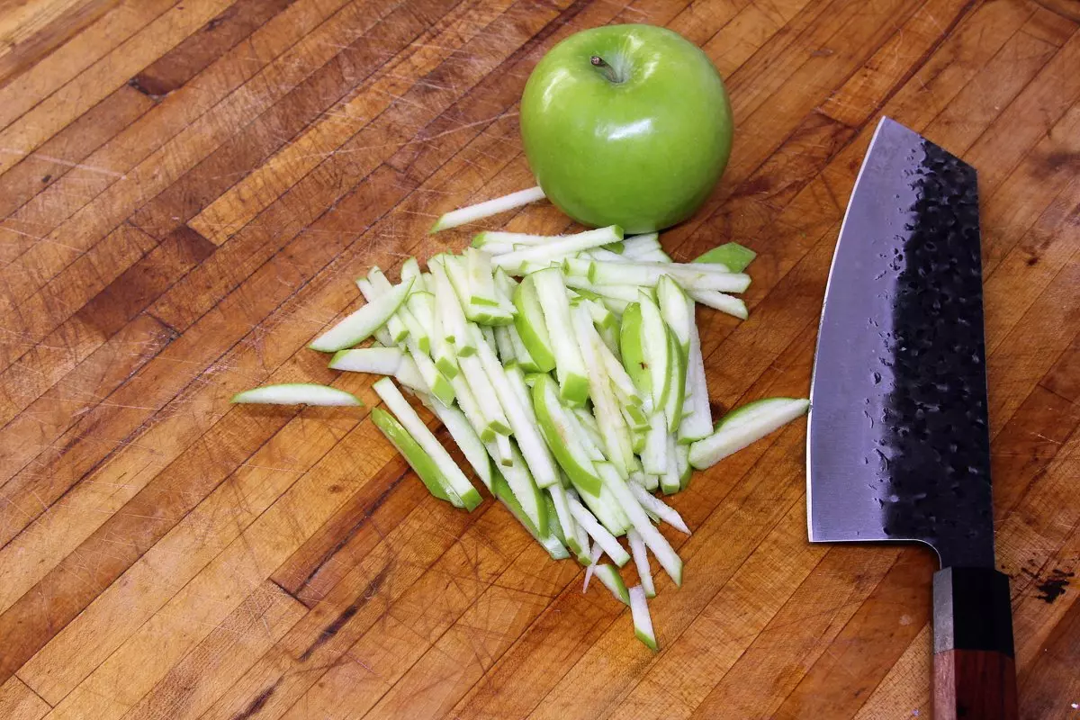 how-to-cut-matchstick-apples