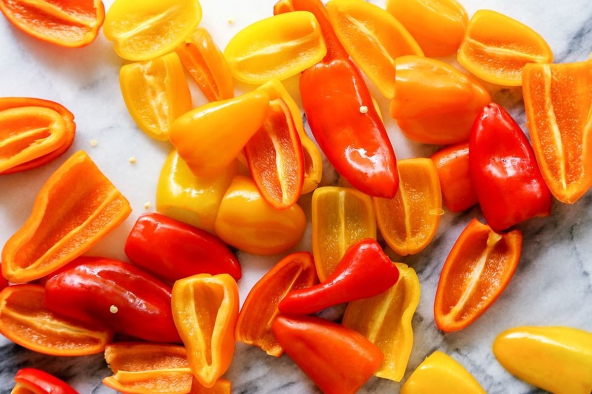how-to-cut-mini-sweet-peppers-for-veggie-tray