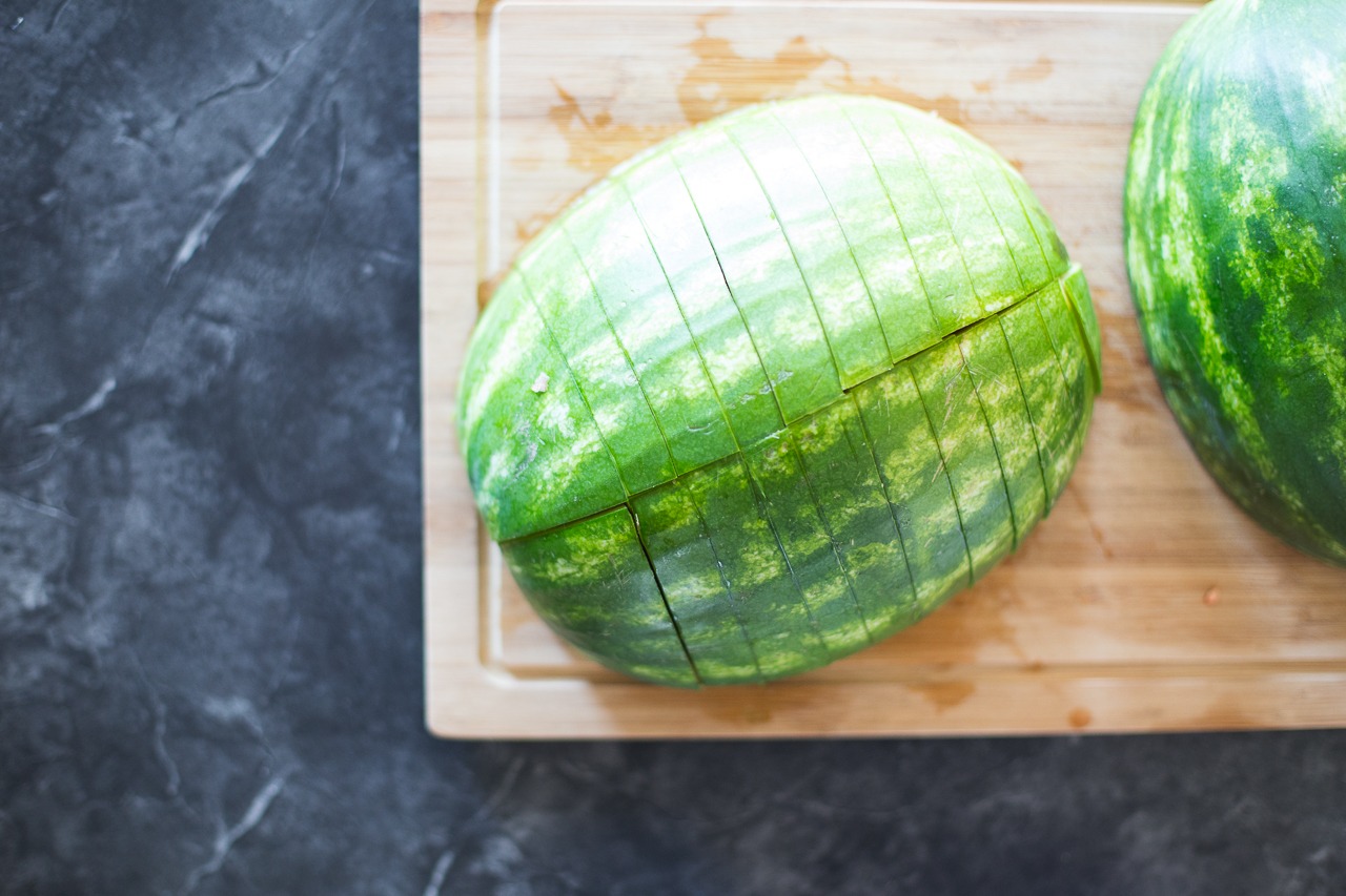 how-to-cut-mini-watermelon