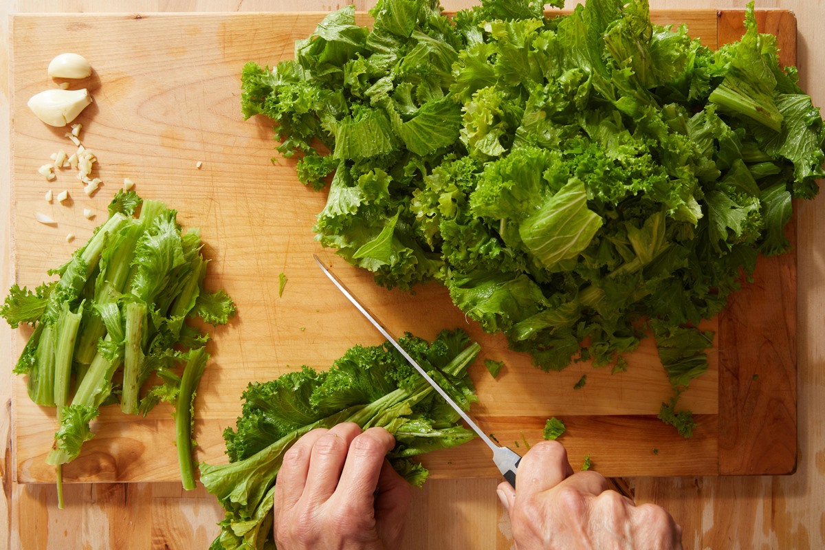 how-to-cut-mustard-greens