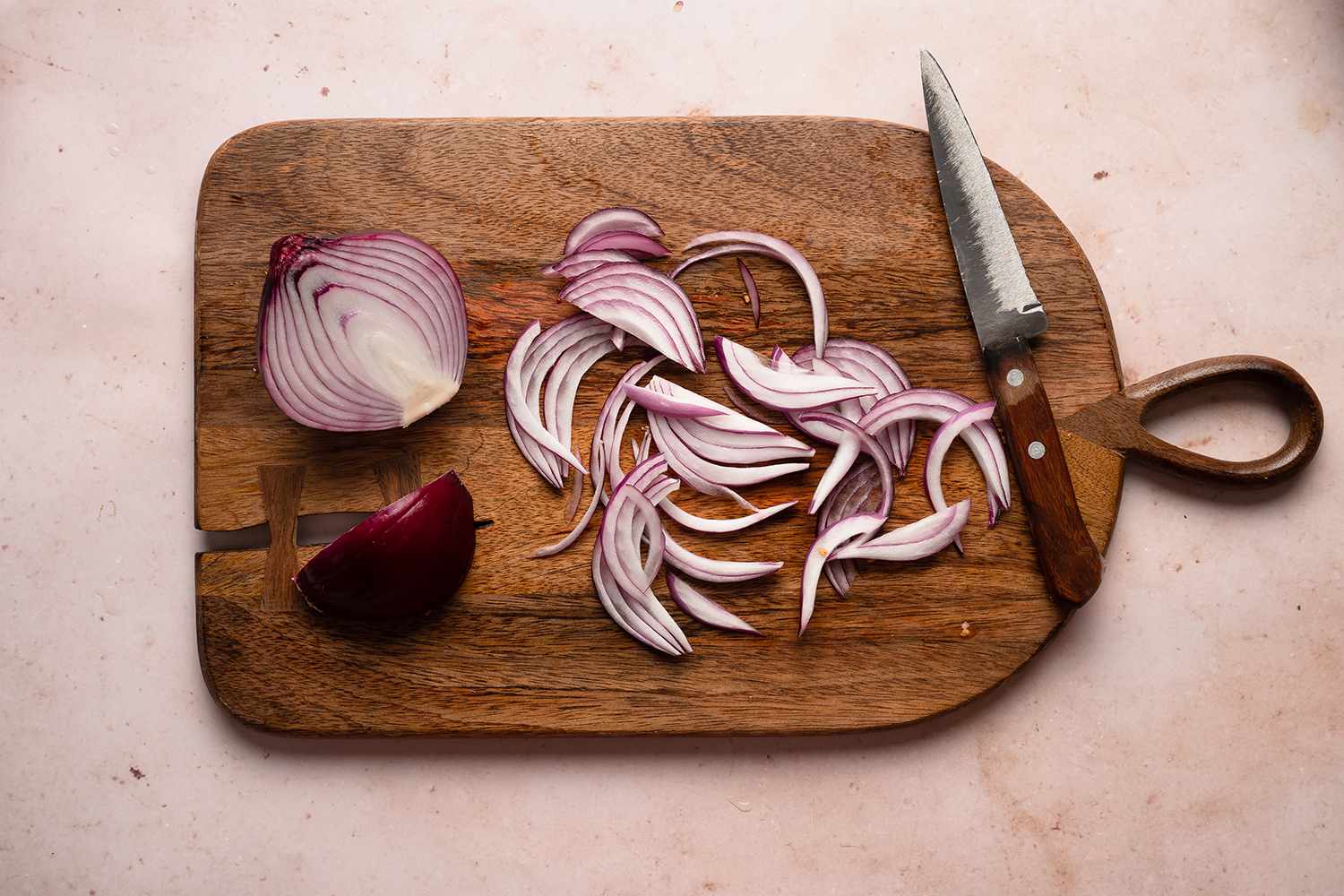 how-to-cut-onion-for-salad