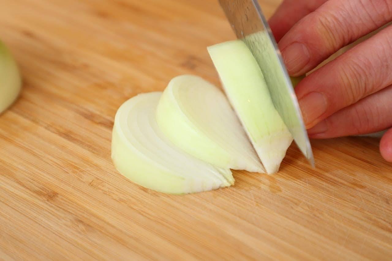 apanese kitchen cutting onion chopped green onion knife cutting