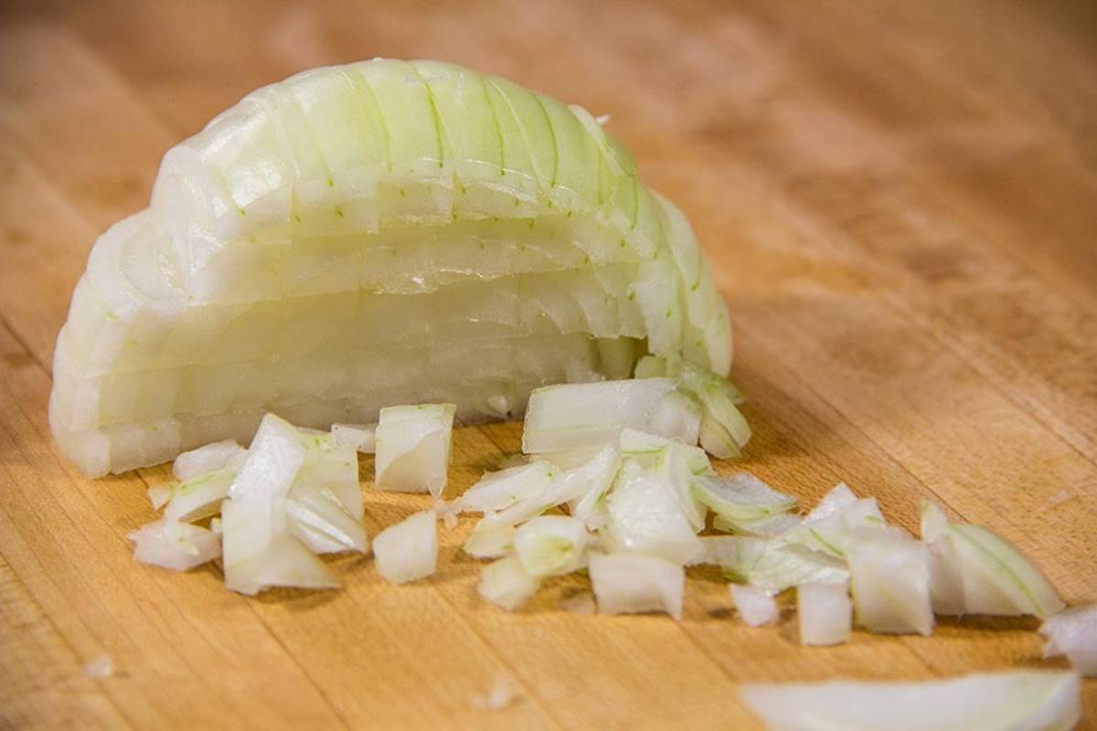 how-to-cut-onions-in-squares