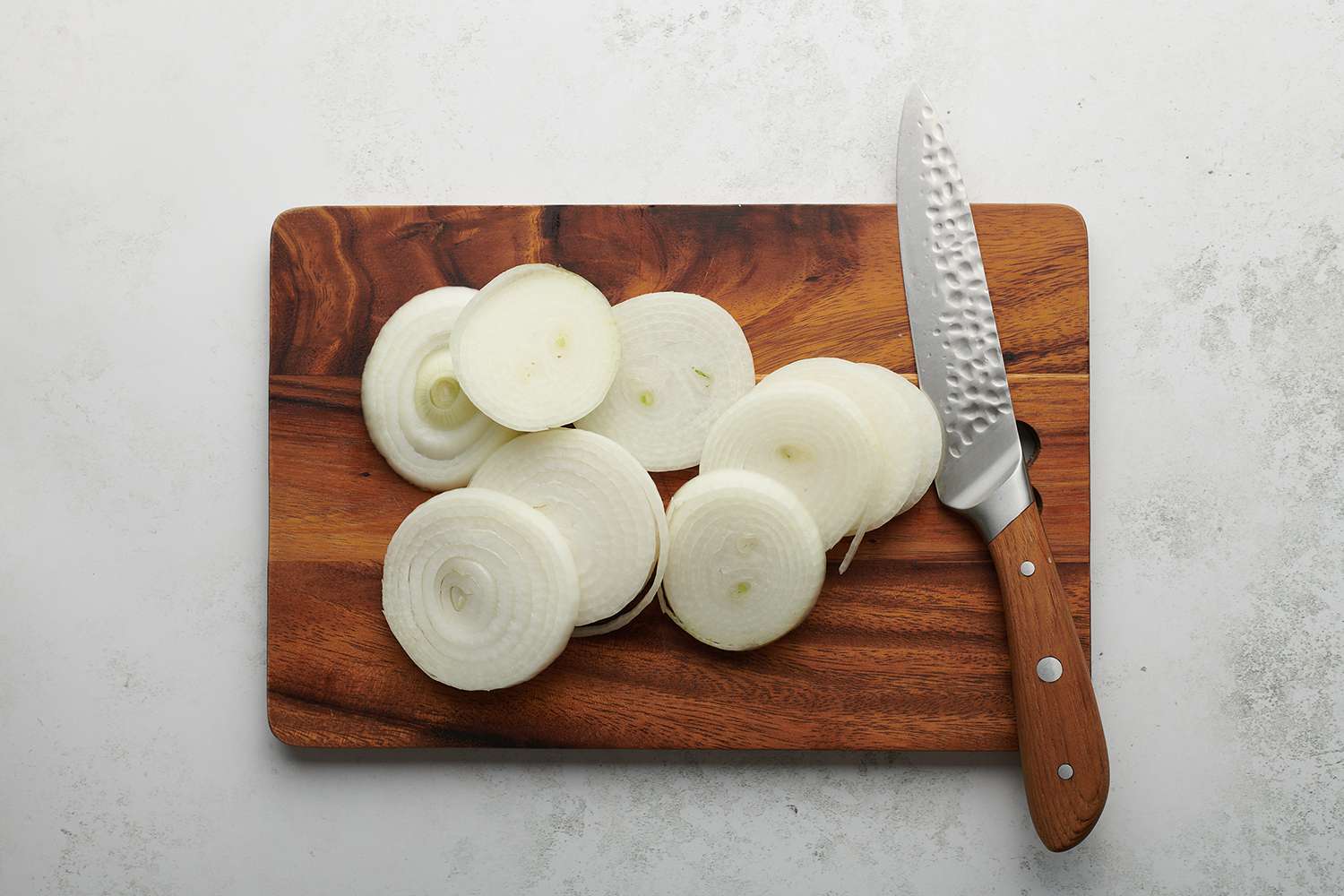 Different ways of cutting onions and their importance in cooking
