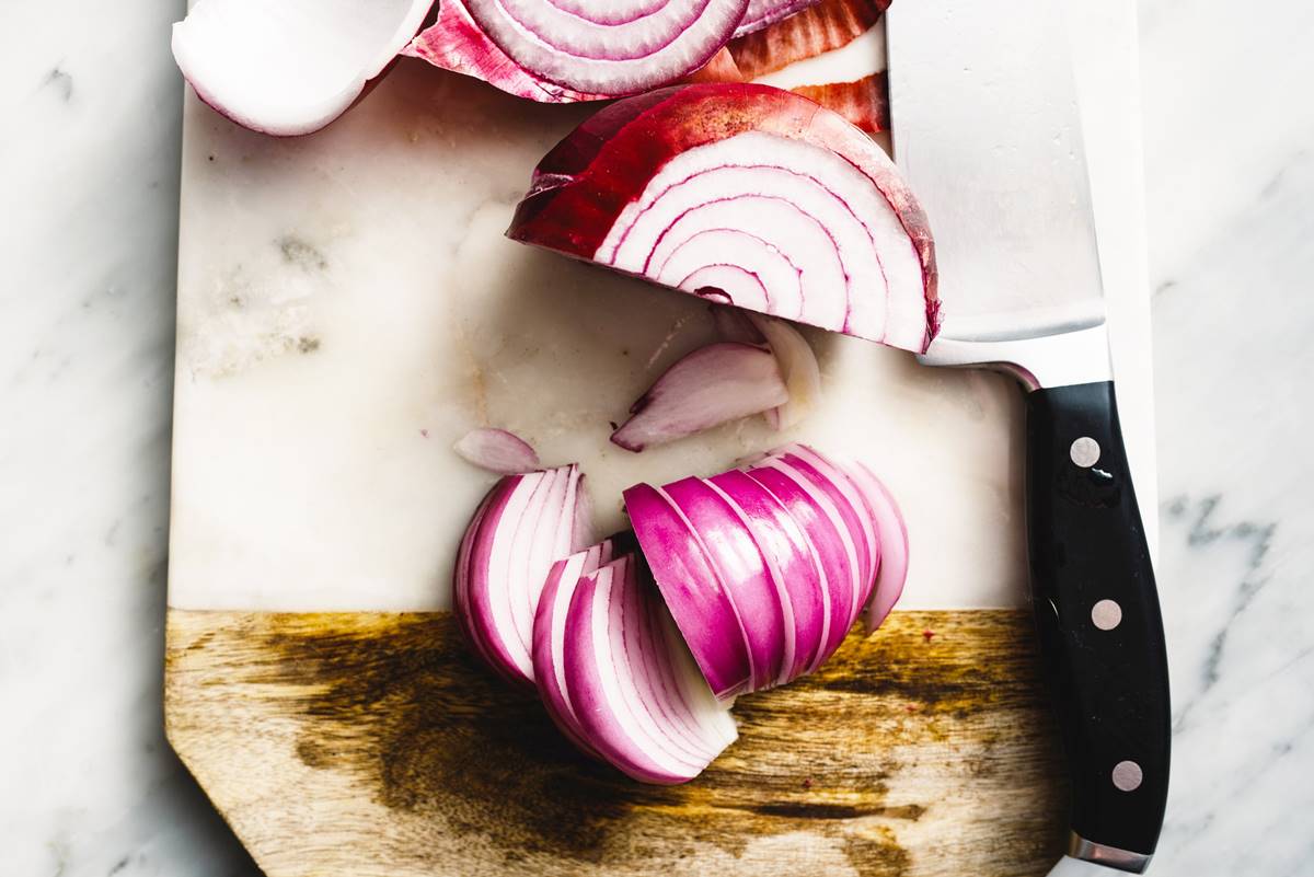 how-to-cut-onions-without-crying