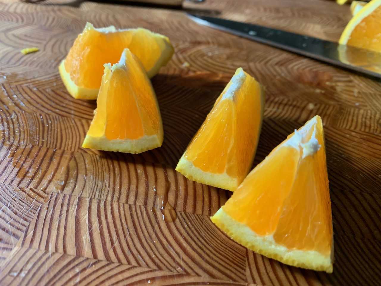 how-to-cut-orange-slices-with-peel