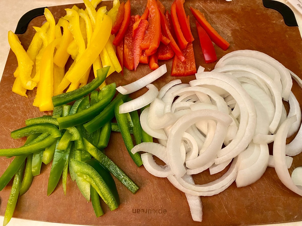 how-to-cut-peppers-and-onions-for-fajitas