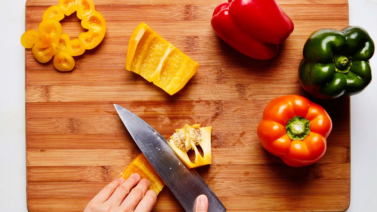 how-to-cut-peppers-for-a-salad