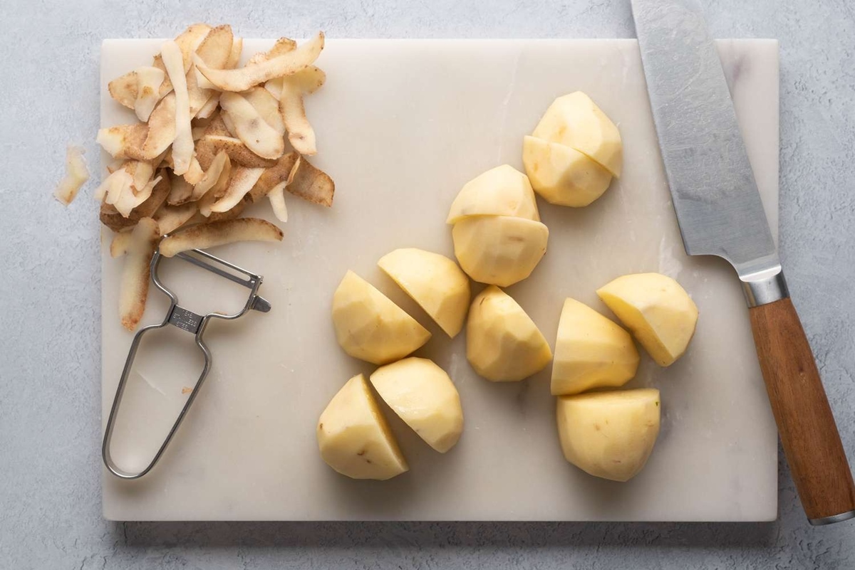 how-to-cut-potatoes-into-quarters