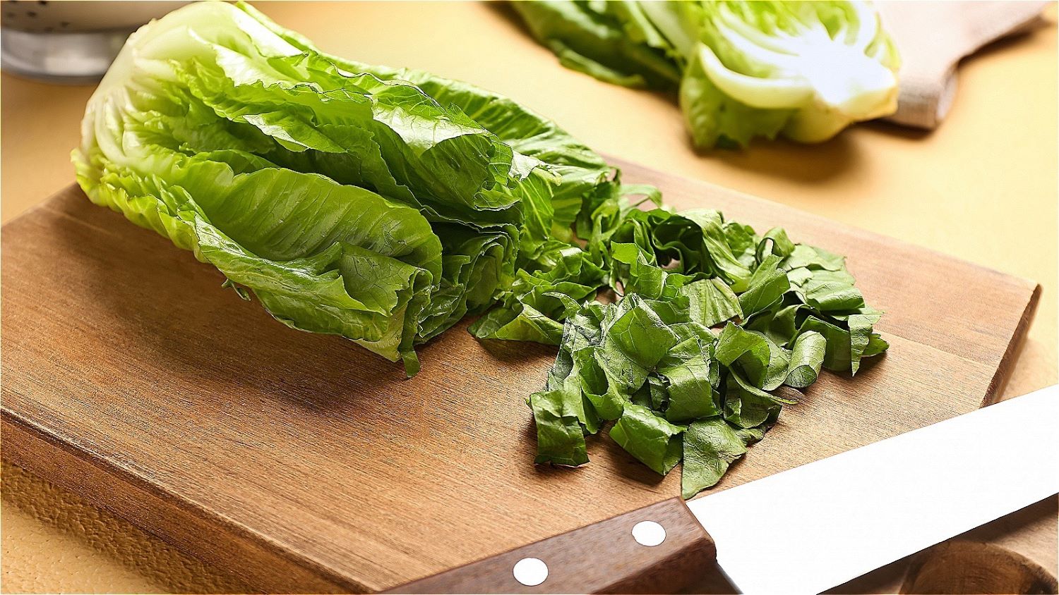 how-to-cut-romaine-for-salad
