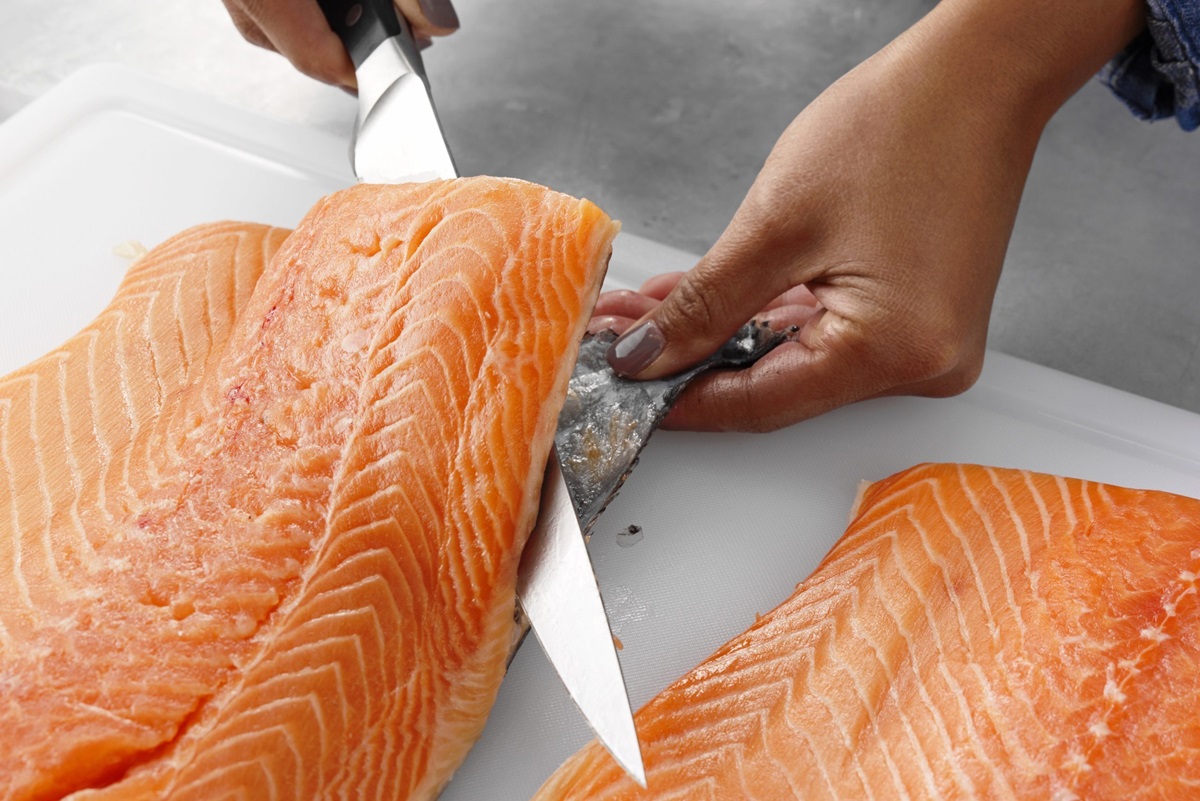 how-to-cut-salmon-skin-off