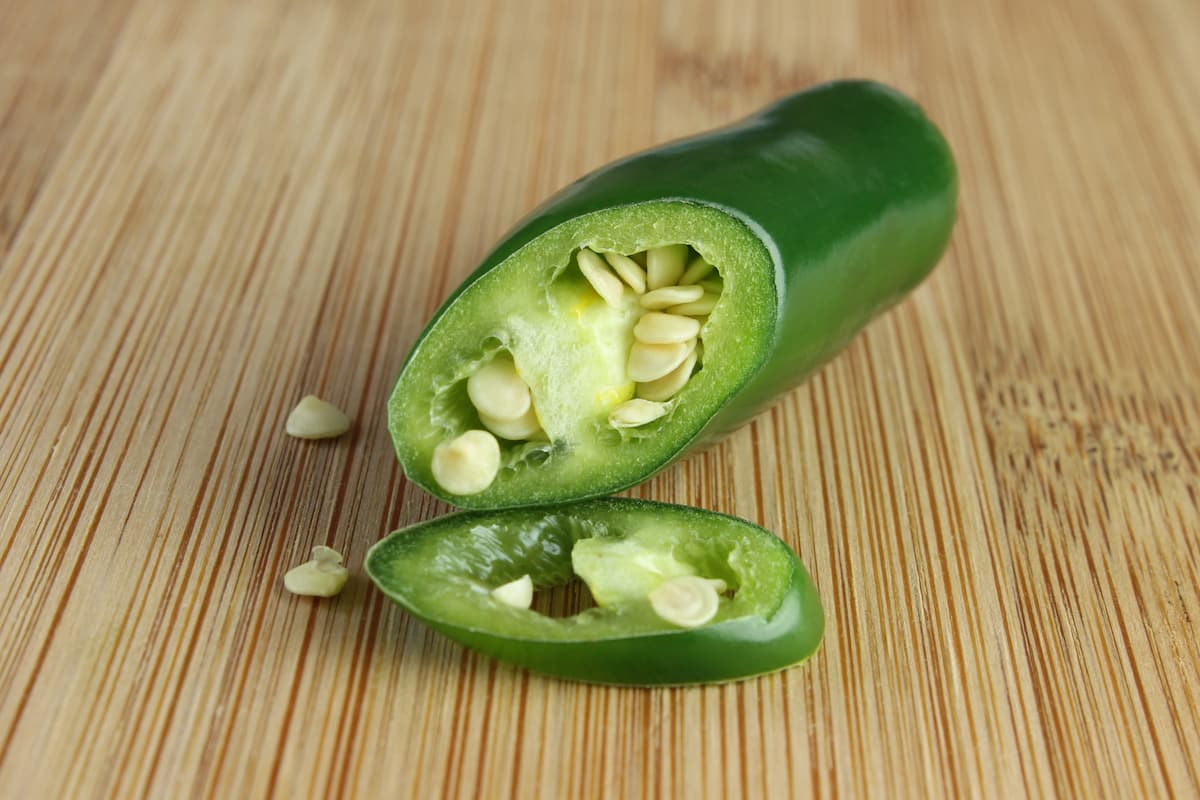 how-to-cut-serrano-peppers