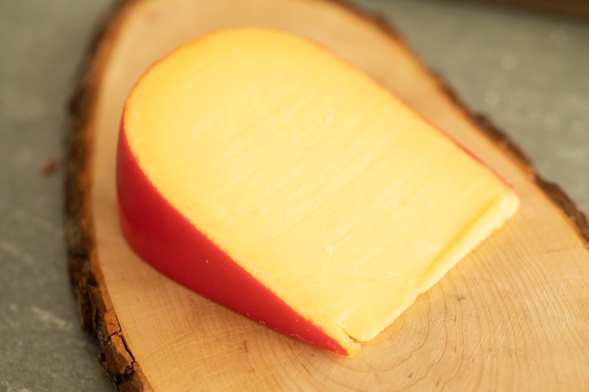 how-to-cut-smoked-gouda