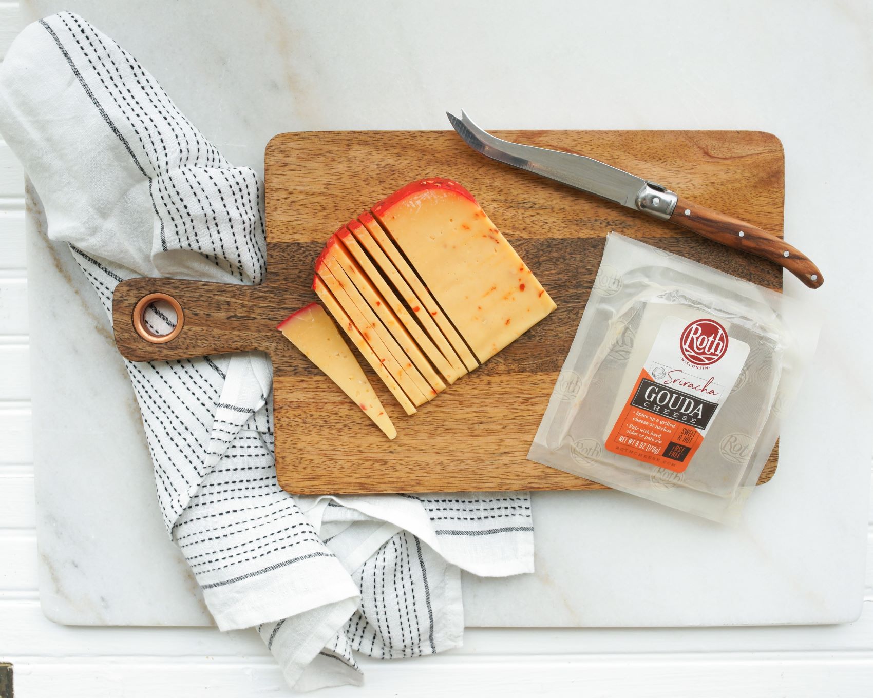 how-to-cut-smoked-gouda-for-charcuterie-board
