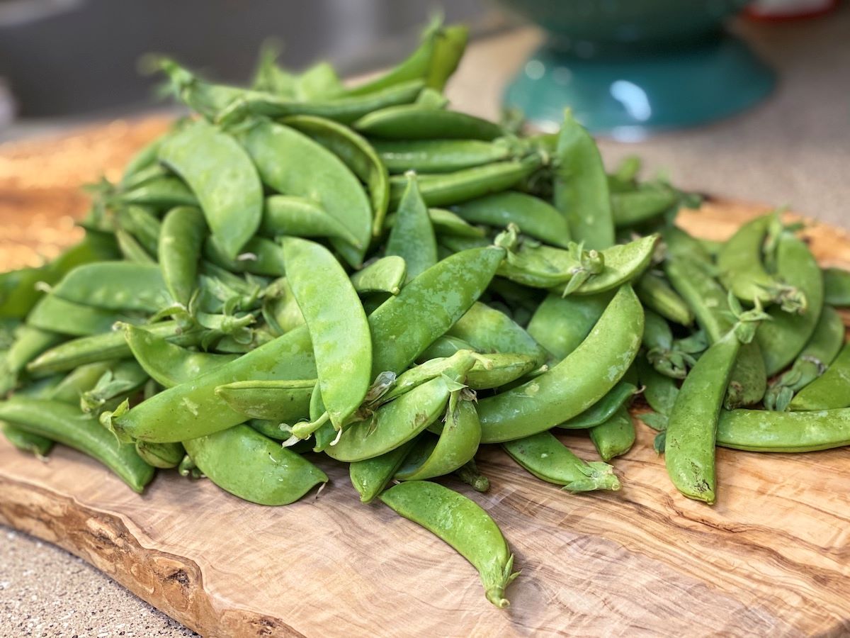 how-to-cut-snow-peas