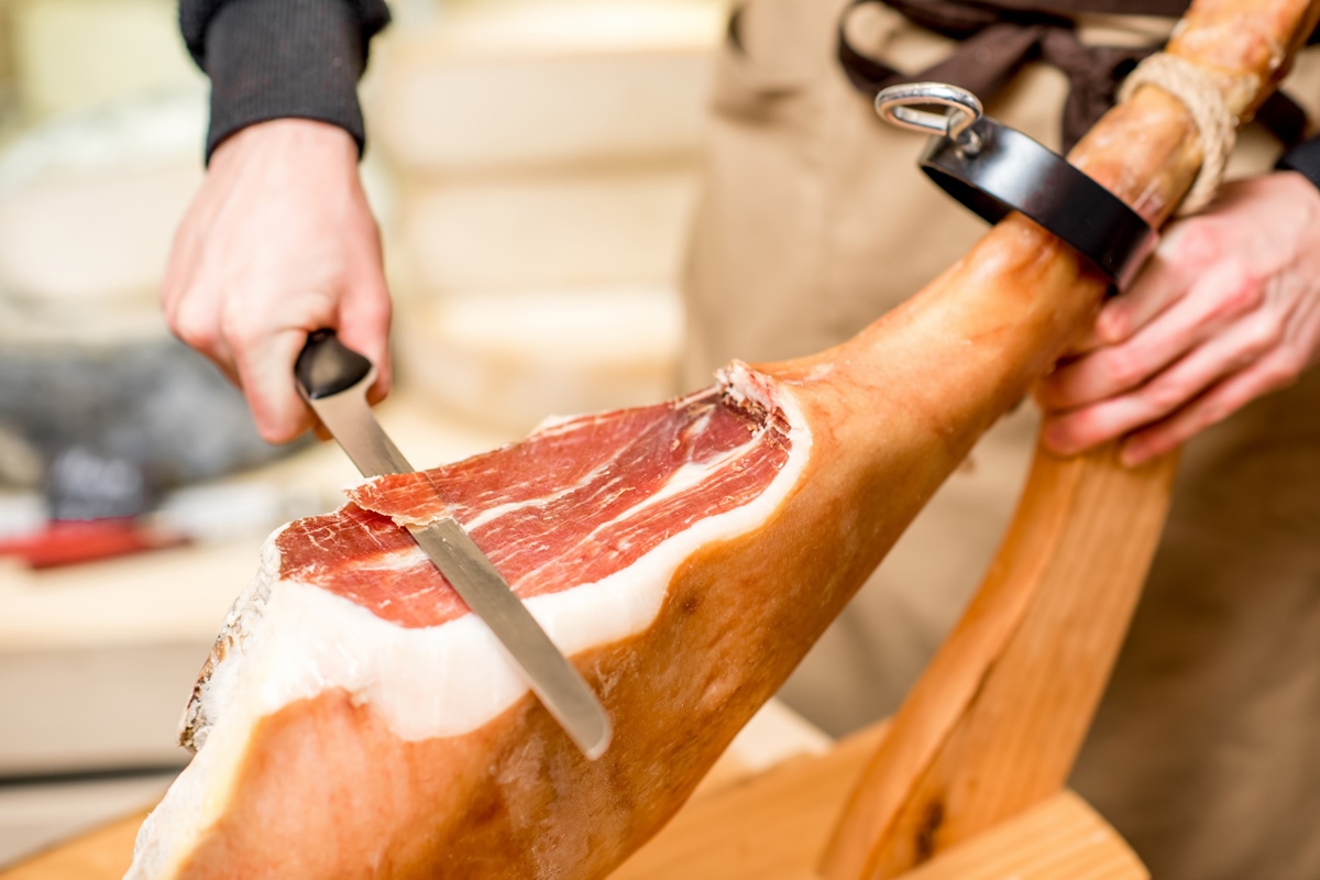 how-to-cut-spanish-ham