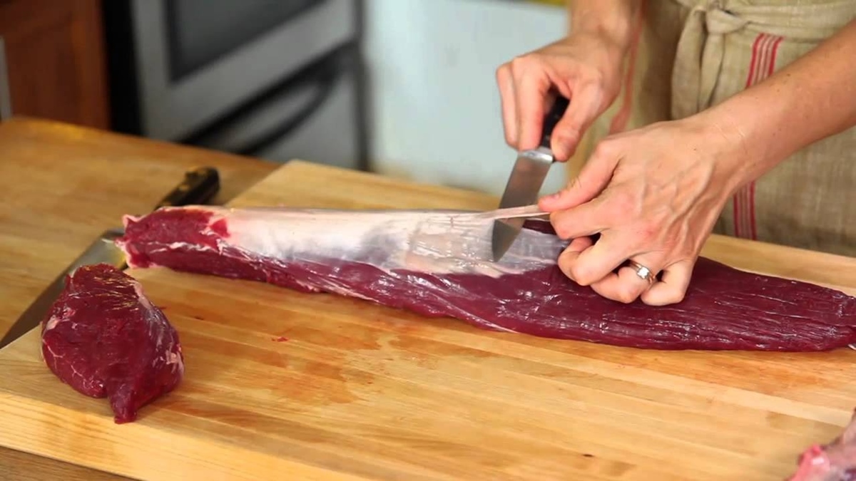 how-to-cut-tenderloin-into-steaks