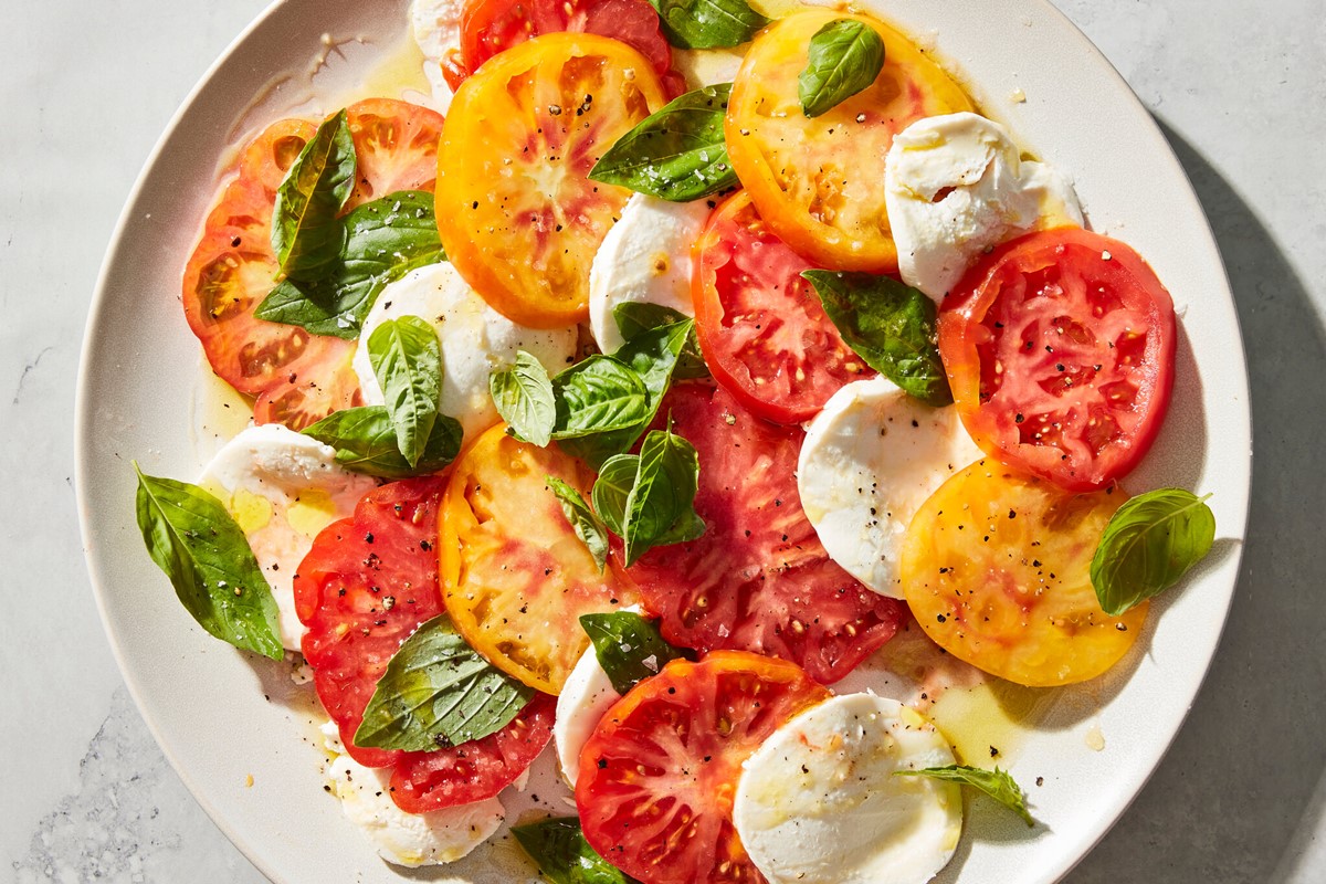 how-to-cut-tomatoes-for-caprese-salad