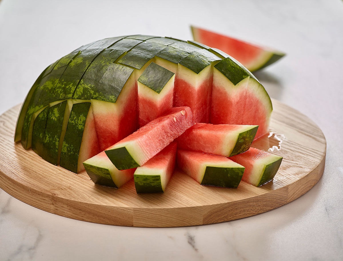 how-to-cut-watermelon-in-sticks