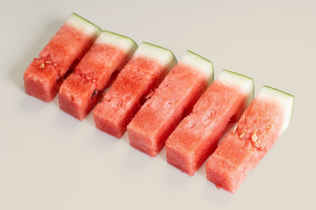 how-to-cut-watermelon-spears