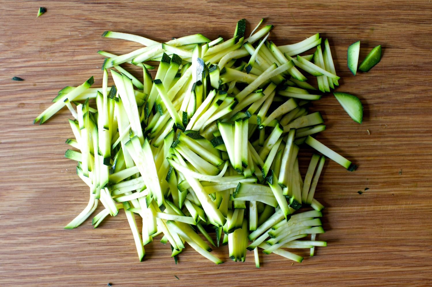 how-to-cut-zucchini-into-strips