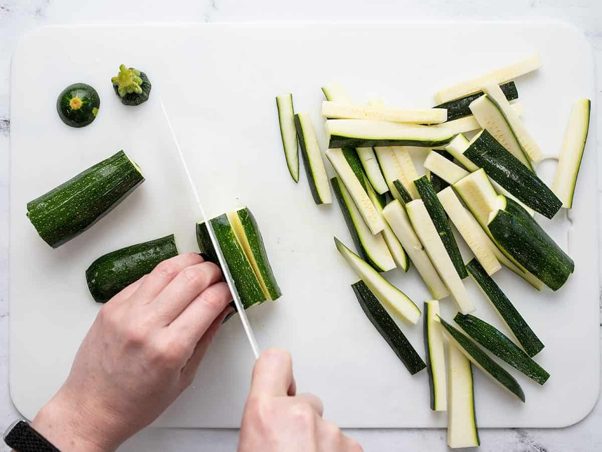 how-to-cut-zucchini-sticks
