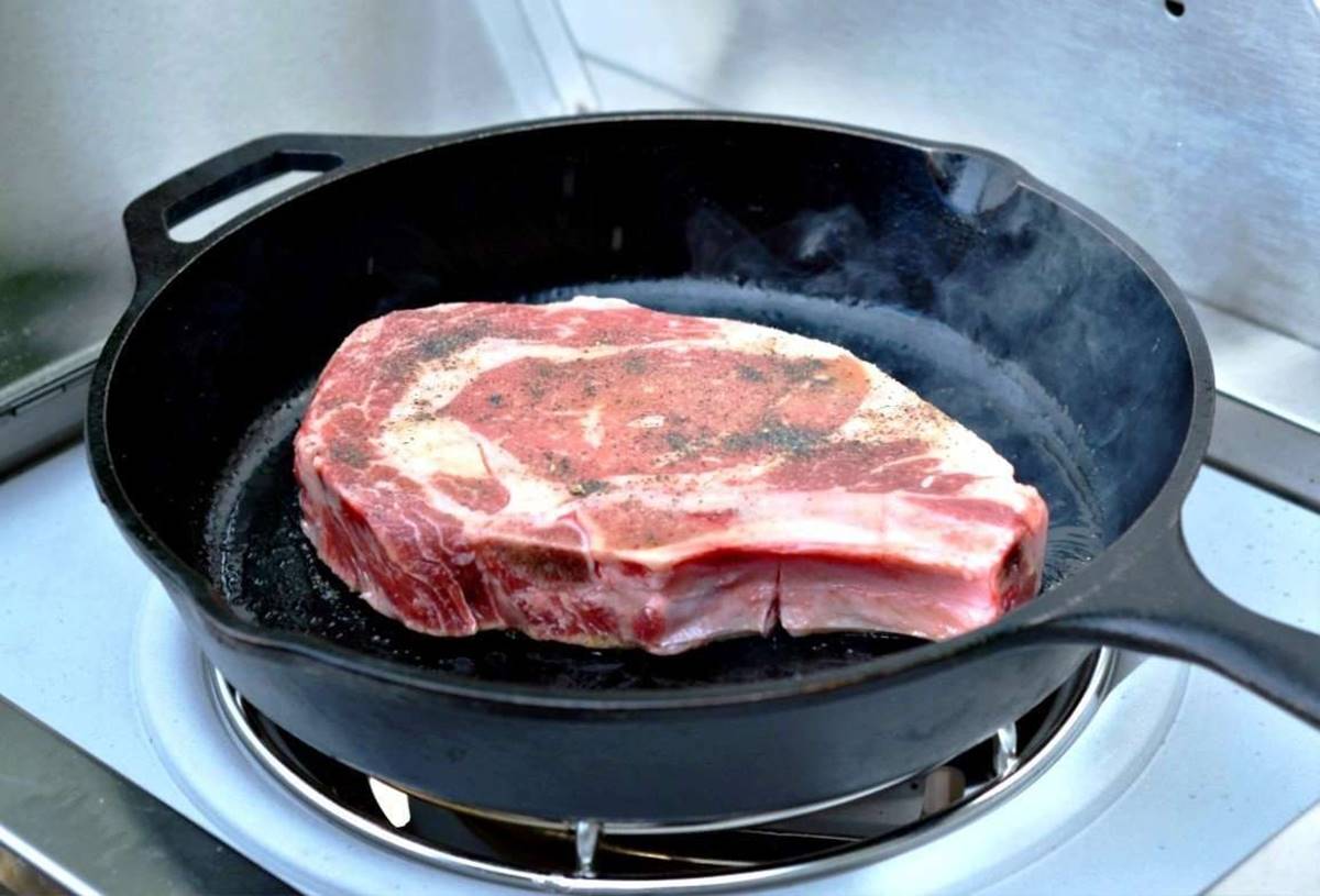 how-to-fry-a-steak-in-a-cast-iron-pan