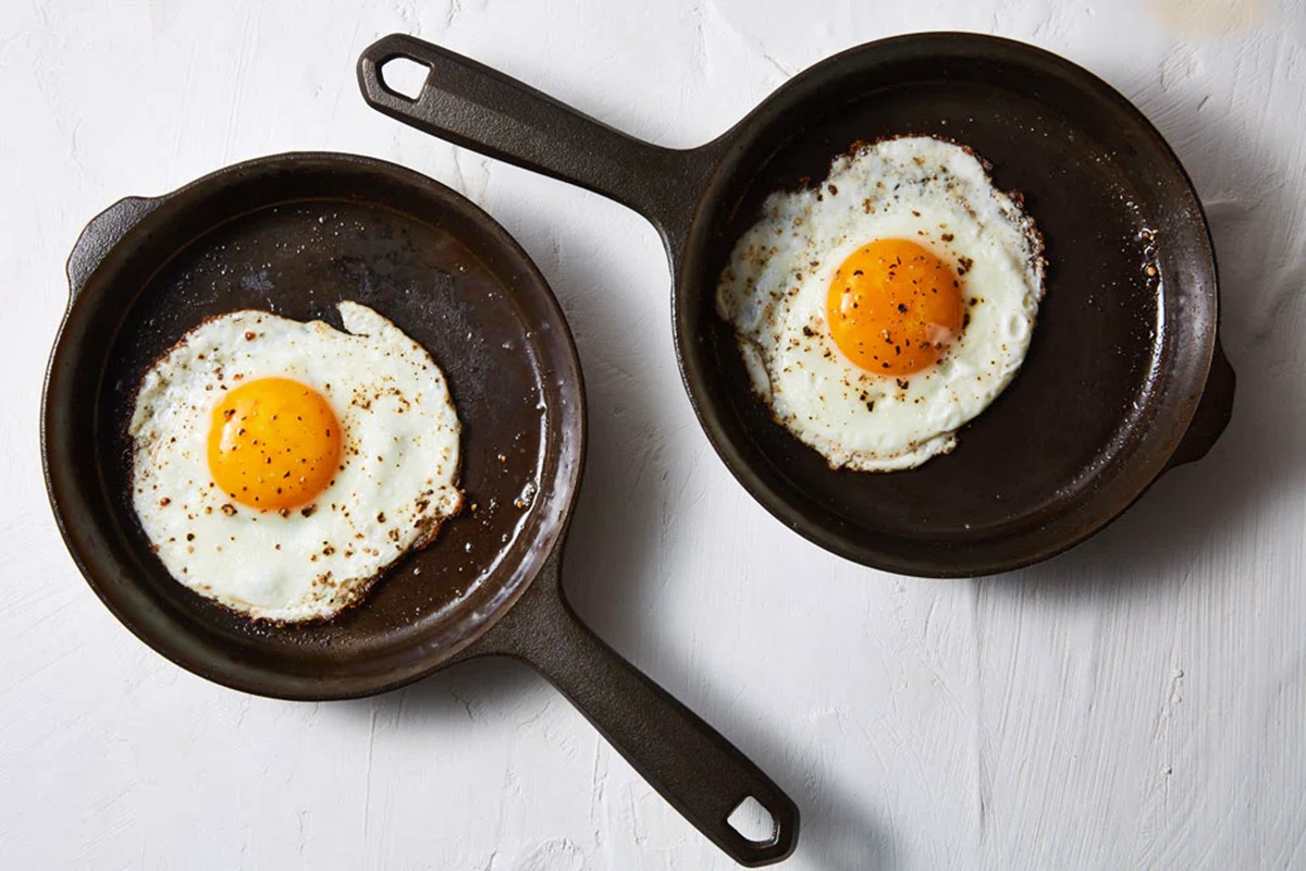 how-to-fry-an-egg-on-cast-iron