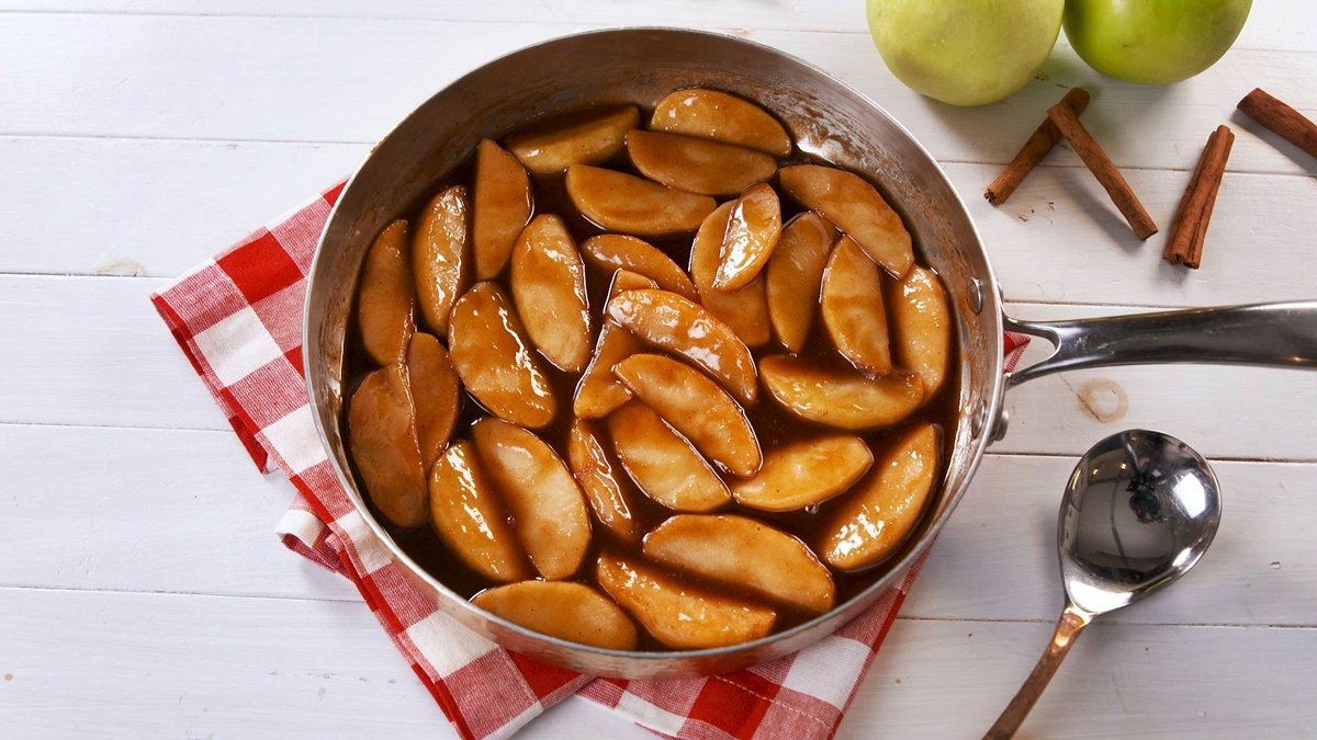 how-to-fry-apples-in-a-skillet