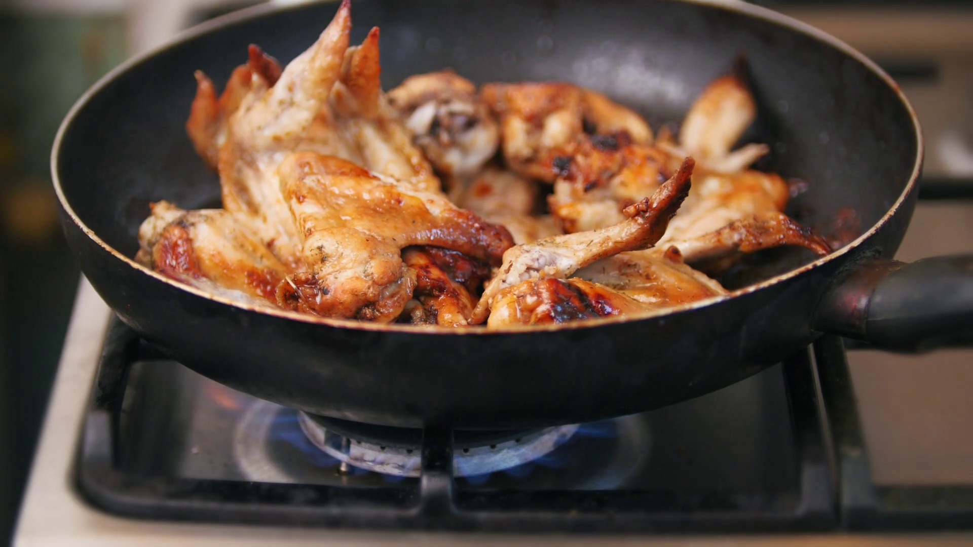 how-to-fry-chicken-wings-in-a-pan