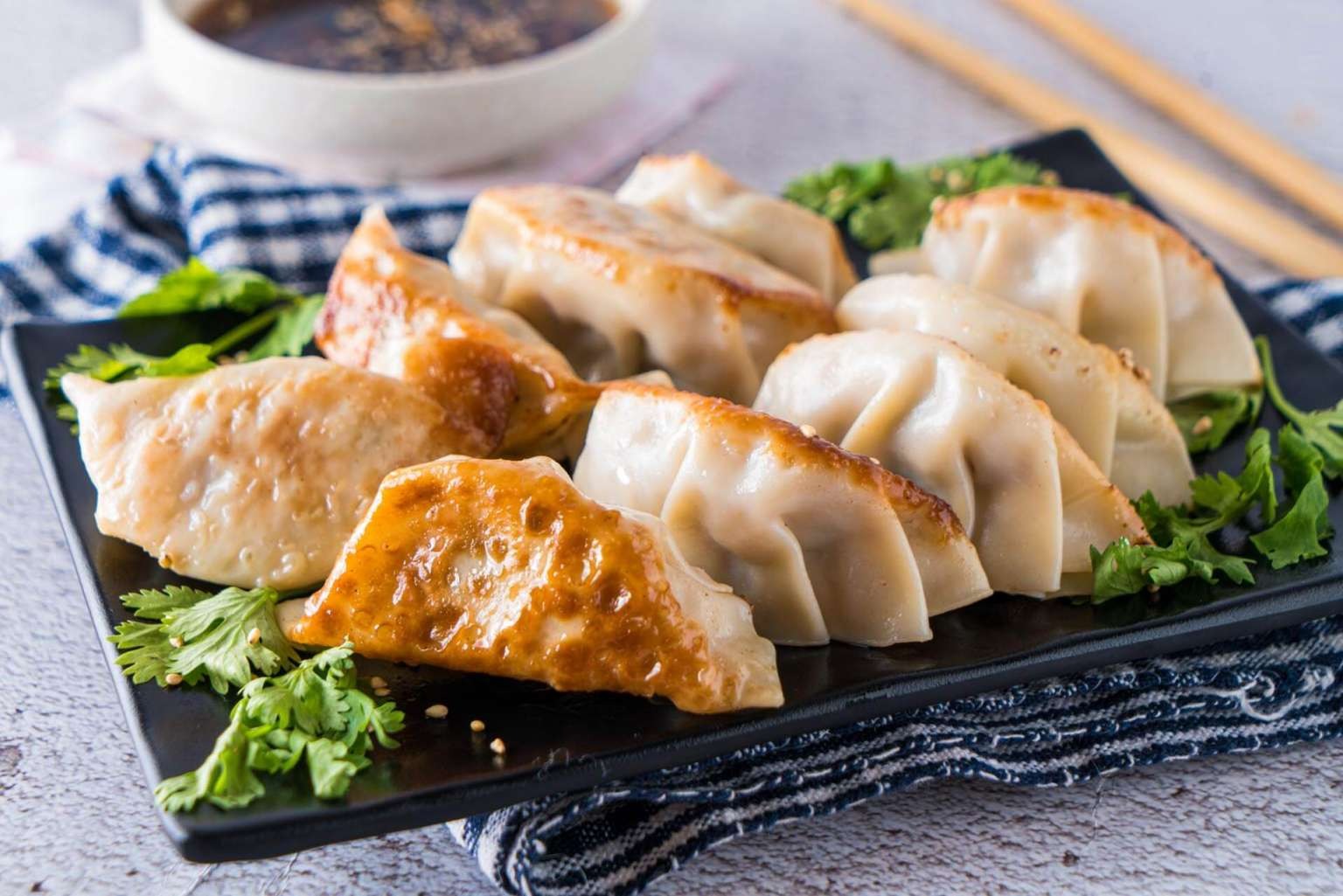 how-to-fry-dumplings-in-a-pan