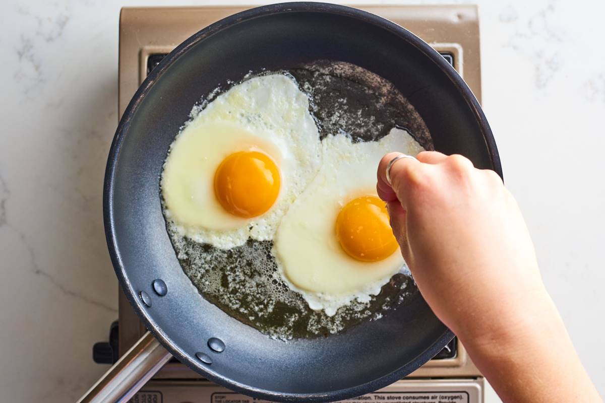 how-to-fry-eggs
