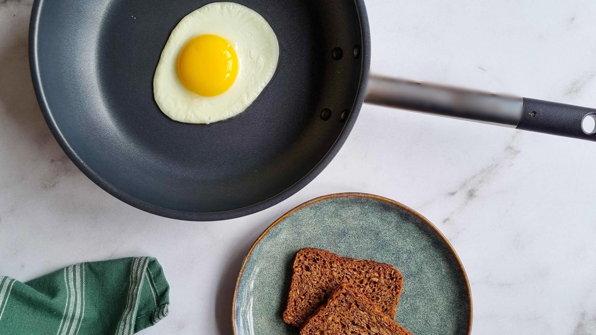 how-to-fry-runny-eggs