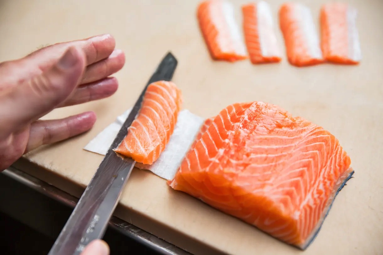 how-to-slice-salmon-for-sushi
