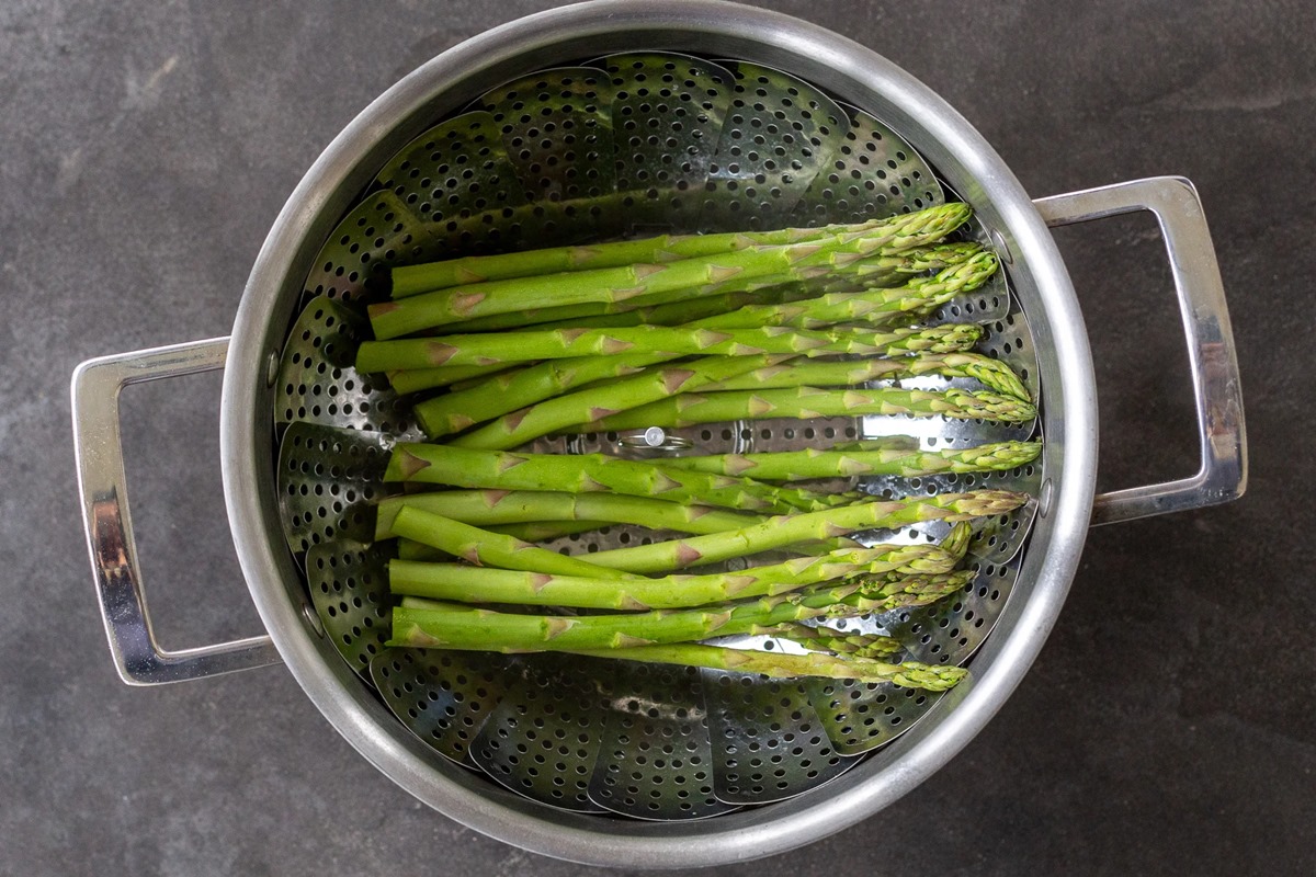 how-to-steam-asparagus-in-a-pan