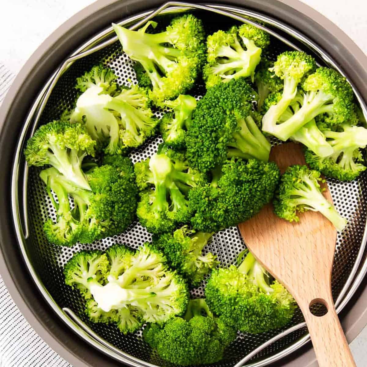 how-to-steam-broccoli-in-always-pan