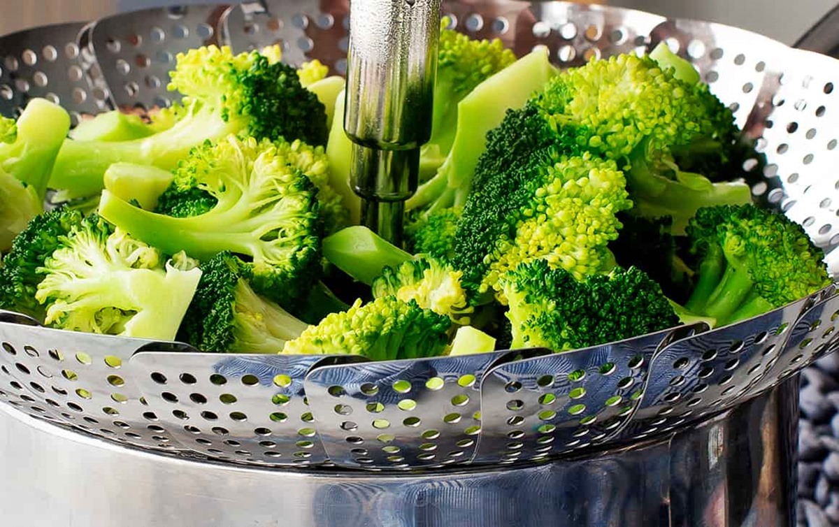 how-to-steam-broccoli-on-stove-top