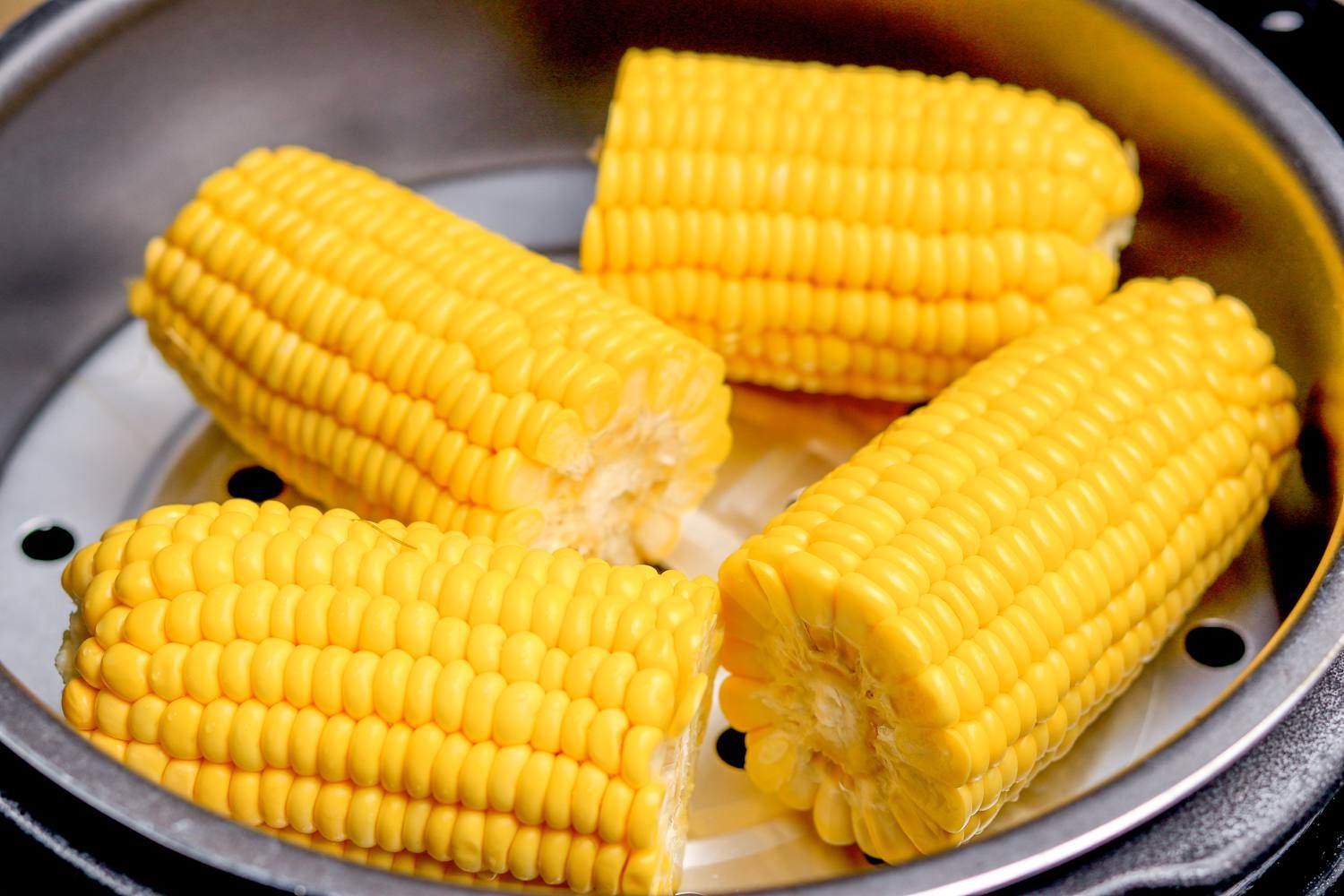 how-to-steam-corn