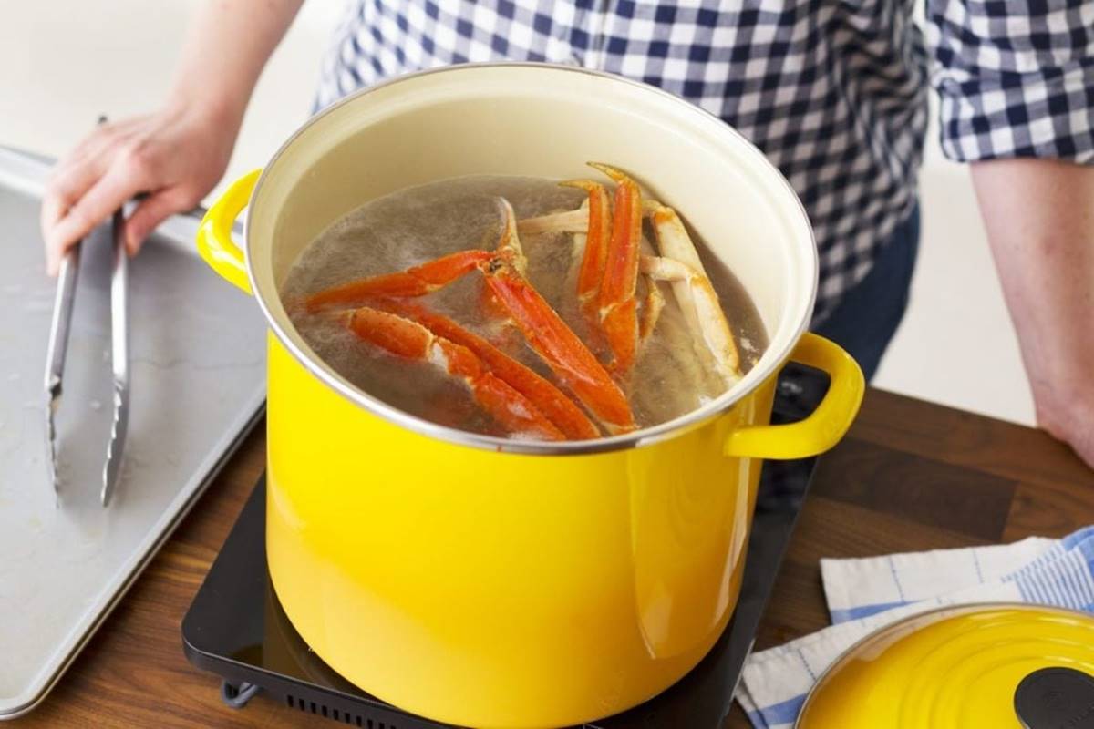 how-to-steam-crab-legs-in-a-pot