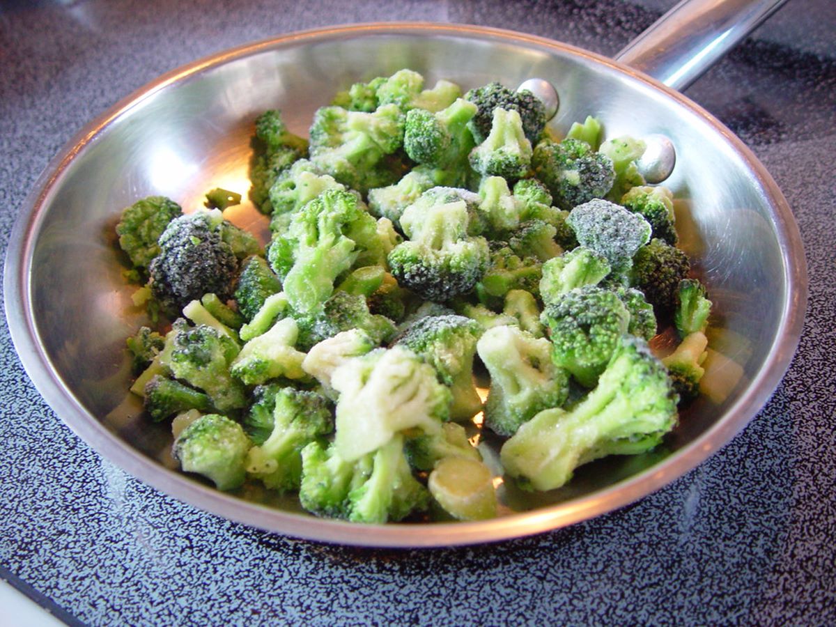 how-to-steam-frozen-broccoli-on-stove