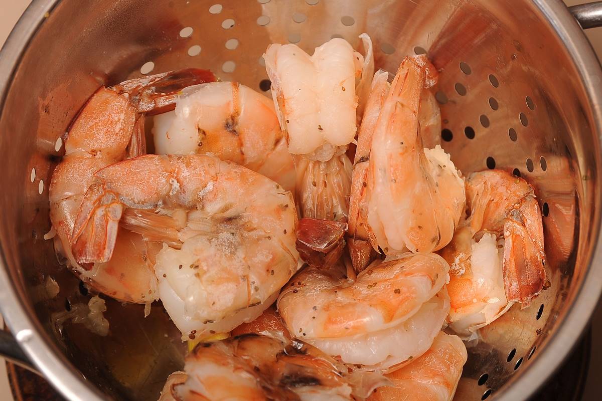 how-to-steam-raw-shrimp