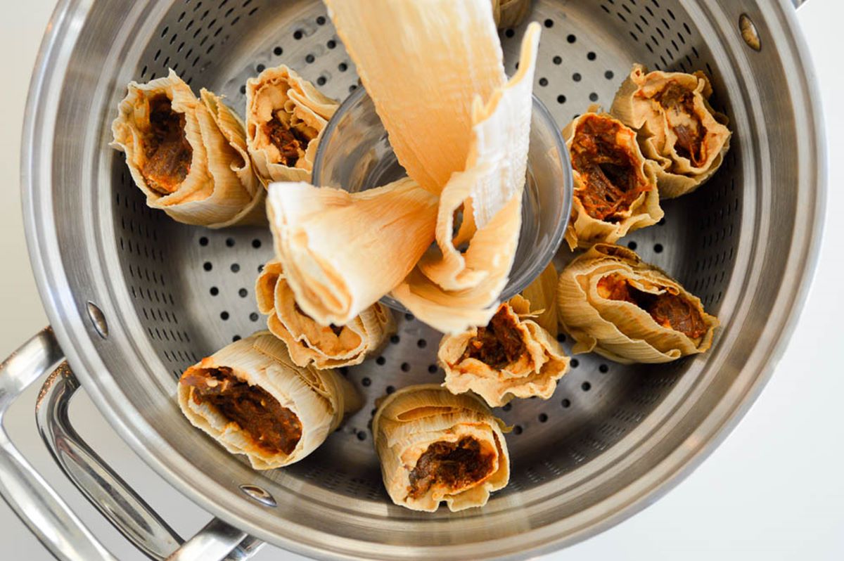 How To Steam Tamales 