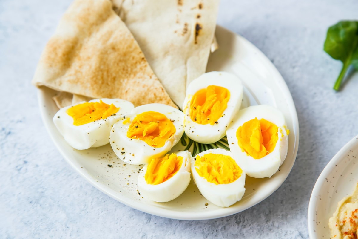 how-to-cook-a-boiled-egg-in-the-microwave